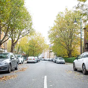 modern-apartment-close-to-central-london-zone-2.brighton-hotels-england.com/