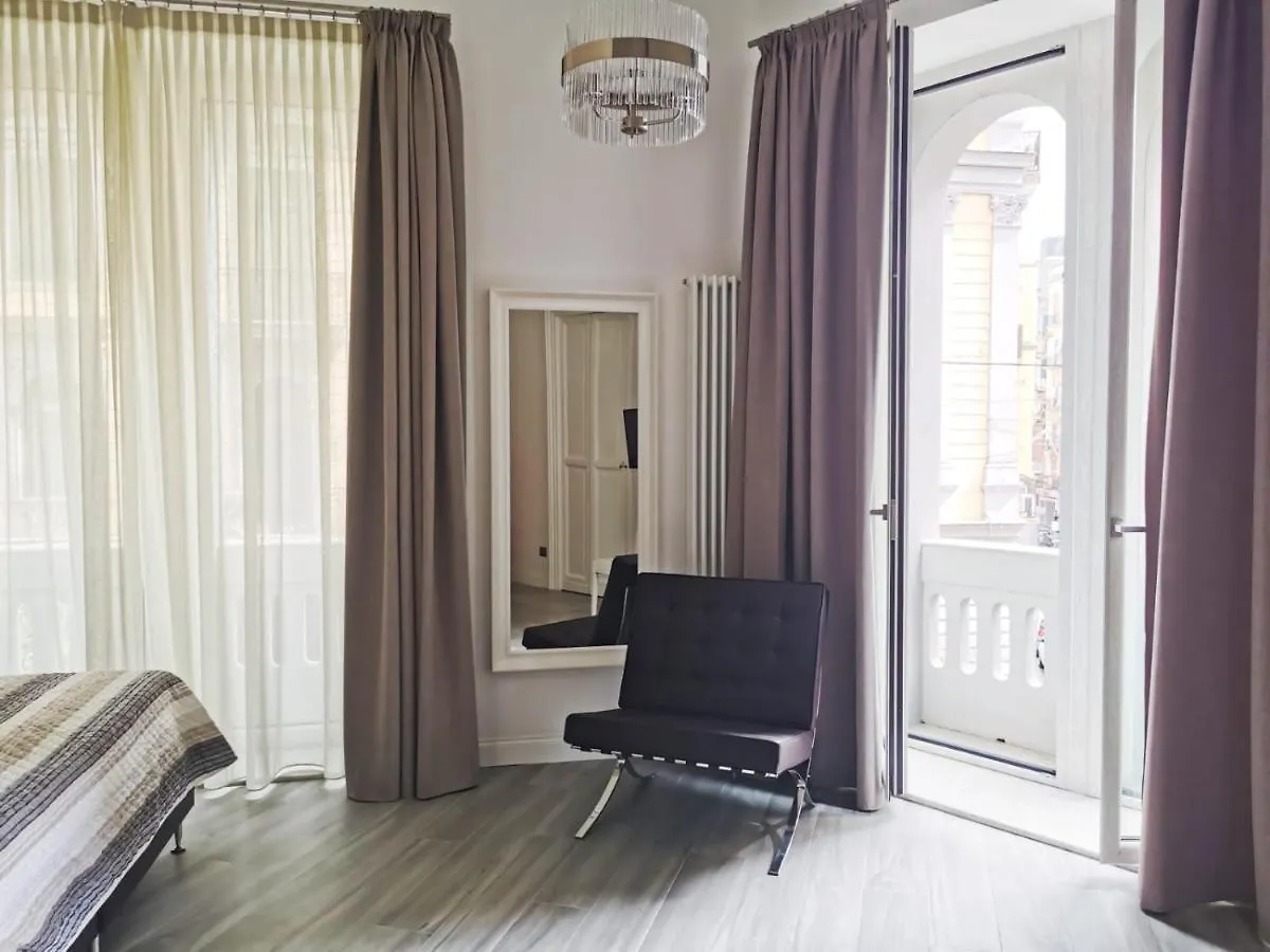 Duomo Platinum Apartments Naples Italy