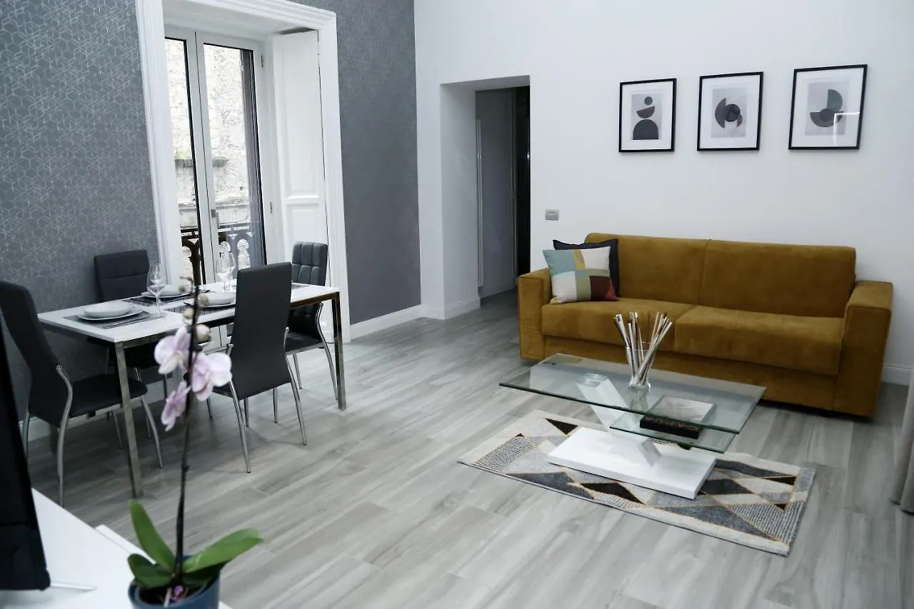 Duomo Platinum Apartments Naples Italy