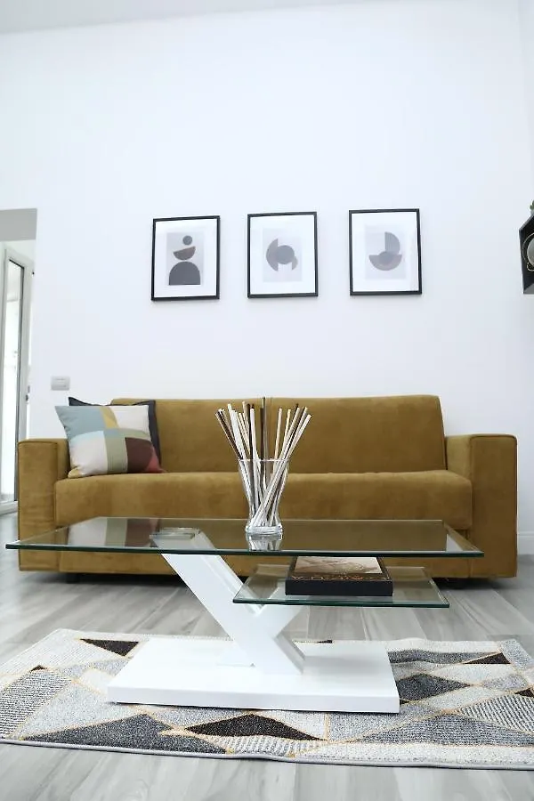 Duomo Platinum Apartments Naples Italy