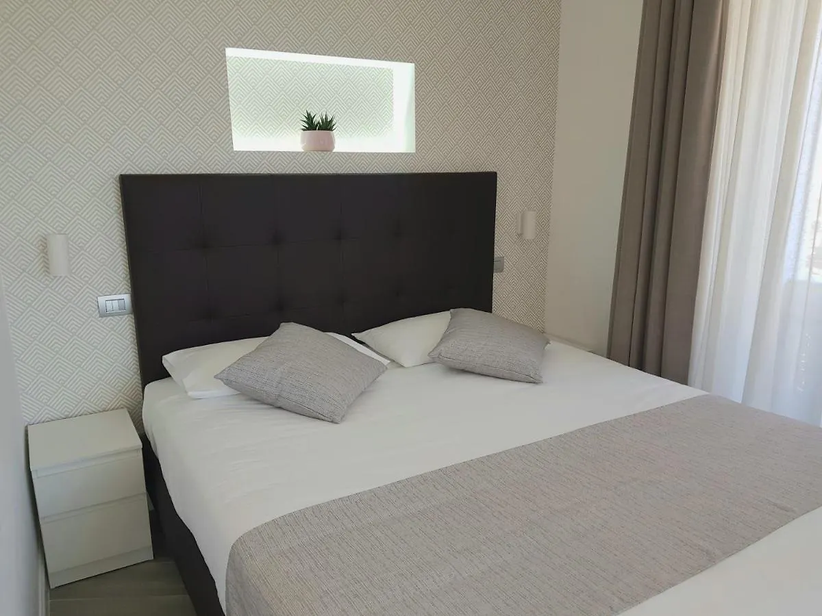Duomo Platinum Apartments Naples Italy