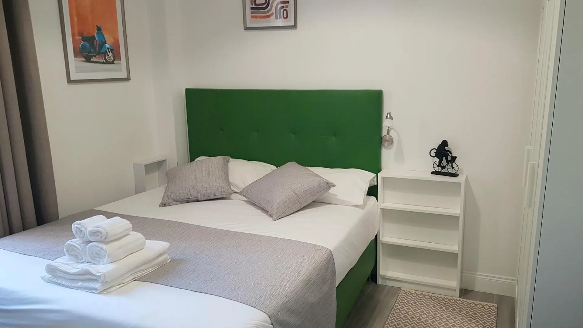 Duomo Platinum Apartments Naples Italy